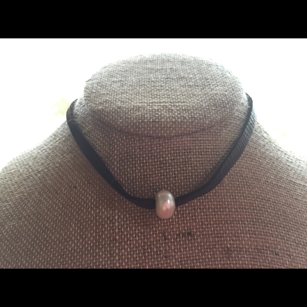Pearl choker